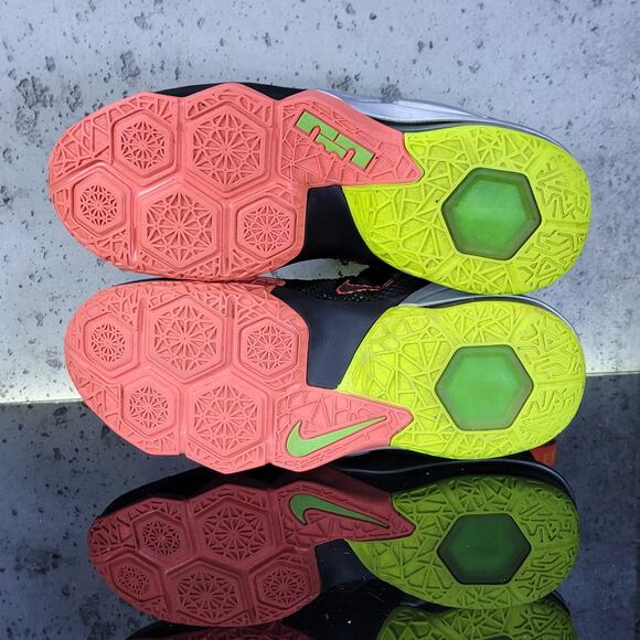 Nike LeBron 12 Low Remix 2015 Size 6.5Y (Women's 8) Green Black Neon Pink - Picture 4 of 5